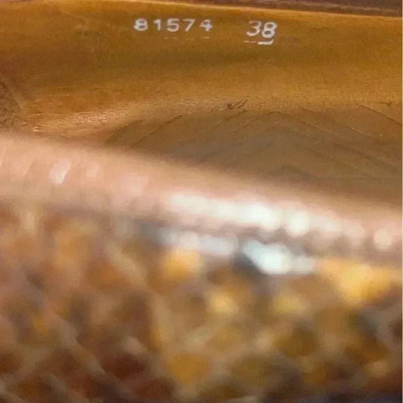 Chie Mihara leather heels with flower toe - Picture 5 of 5